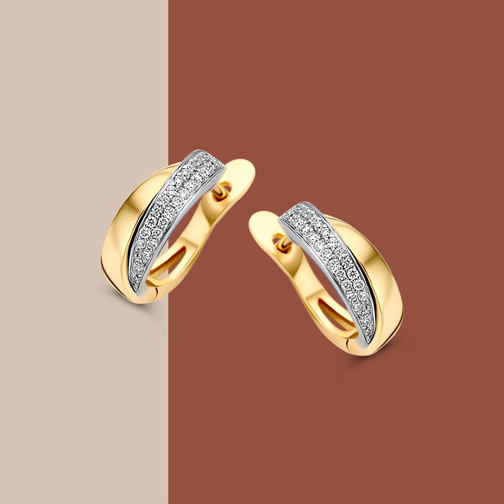 Orecchini a Cerchio Bicolore in Oro Giallo e Bianco con Diamante in Pavé – Orecchini in Oro 14 Carati con Diamante da 0,20 Carati