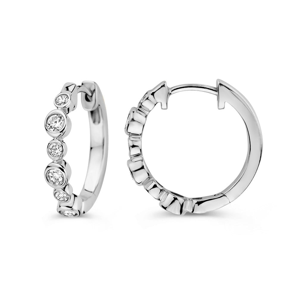 Orecchini a cerchio Luna 0,40 ct. oro bianco