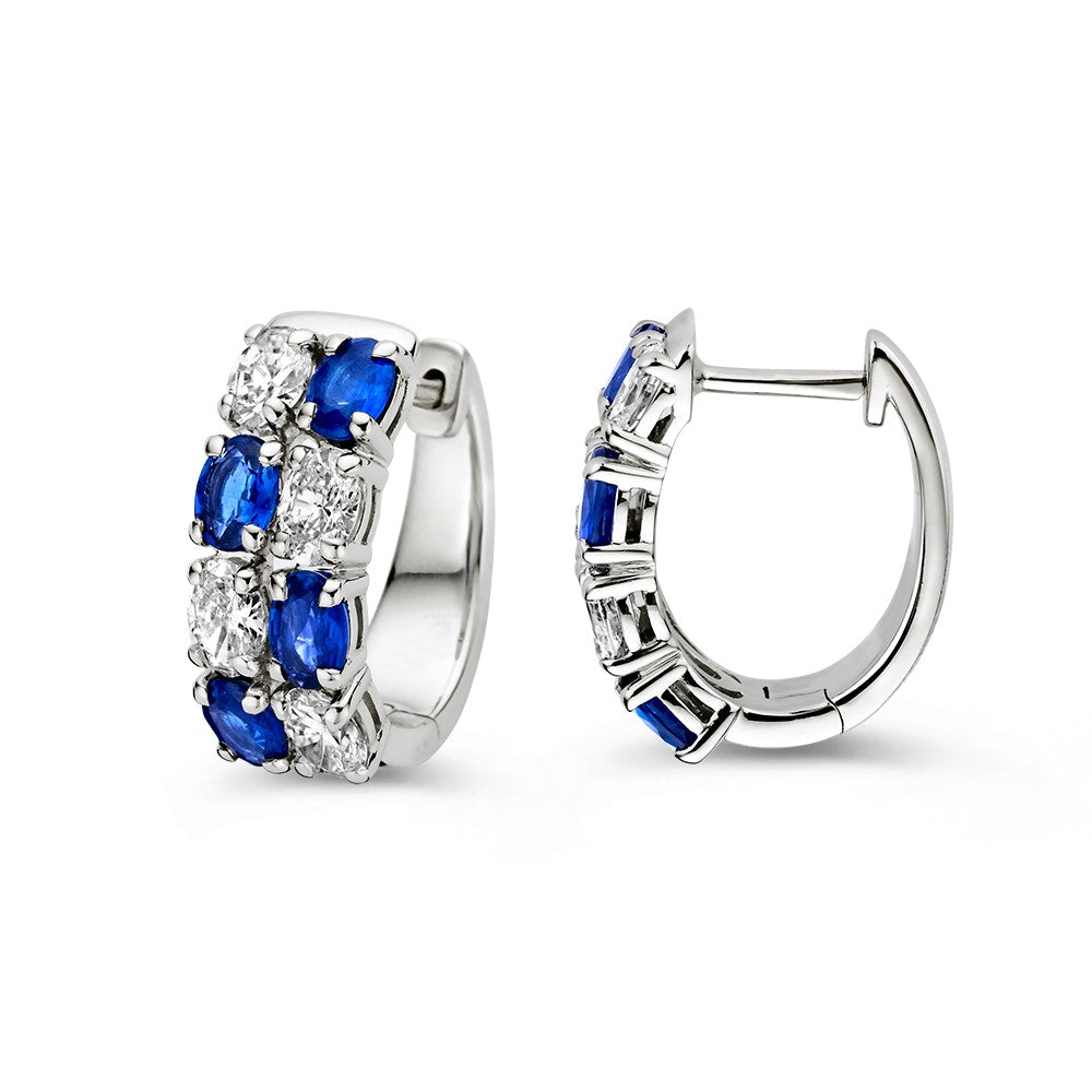 Orecchini a cerchio in oro bianco con zaffiri blu ovali e diamanti – 1,60 ct zaffiro, 1,20 ct diamante
