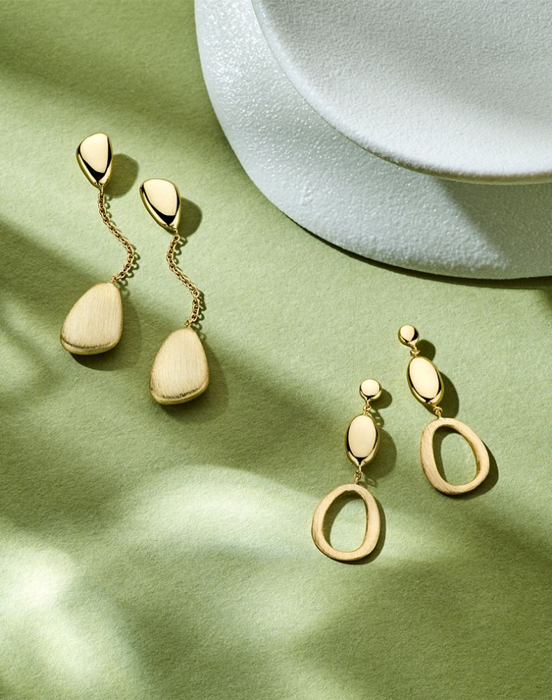 Eleganti orecchini pendenti in oro giallo con forma organica in oro 14 carati