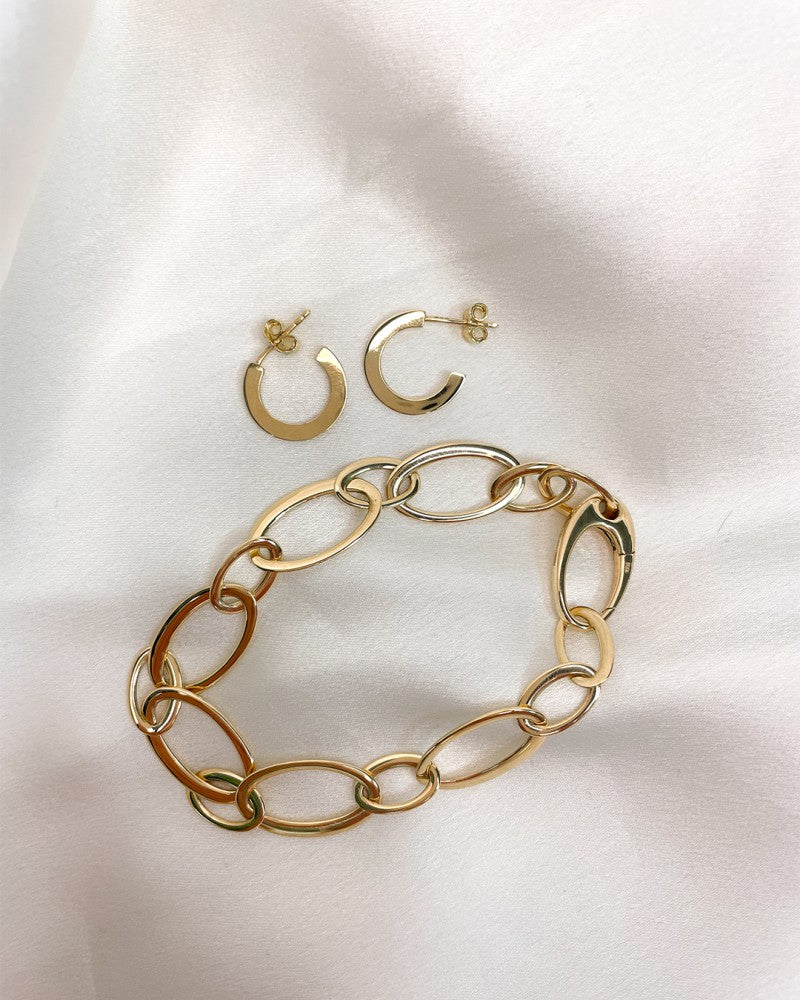 Orecchini a Cerchio in Oro Giallo con Chiusura a Perno e Design Piatto Essenziale in Oro 14 Carati