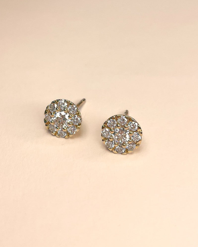 Orecchini a Perno in Oro Giallo con Diamante in Montatura Entourage – 0,80 crt