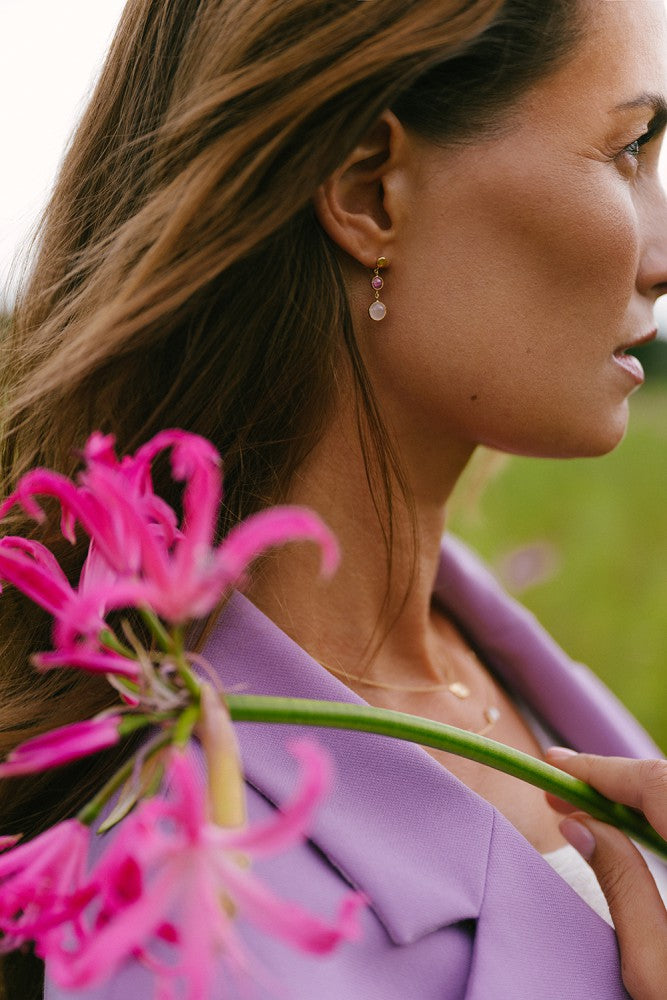 Eleganti Orecchini Pendenti in Oro con Rubino e Pietra di Luna – Pietre Preziose Multicolore per Donna