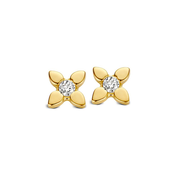 De Geelgouden Oorstekers met Zirkonia's - 14 Karaat van Excellent Jewelry zijn subtiele, elegante oorstekers in de vorm van bloemen met vier afgeronde bloemblaadjes, elk bezet met een fonkelende zirkonia, afgebeeld op een witte achtergrond.