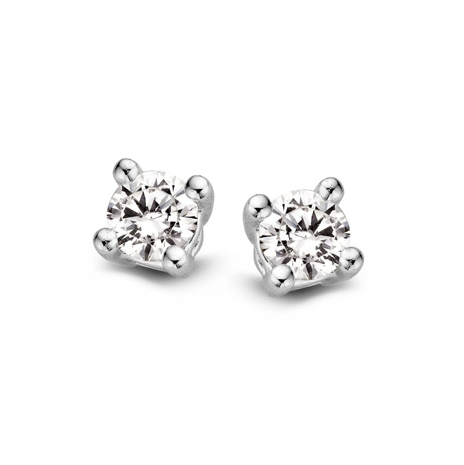 Orecchini in oro bianco con diamanti, taglio brillante, totale 0,50 carati.