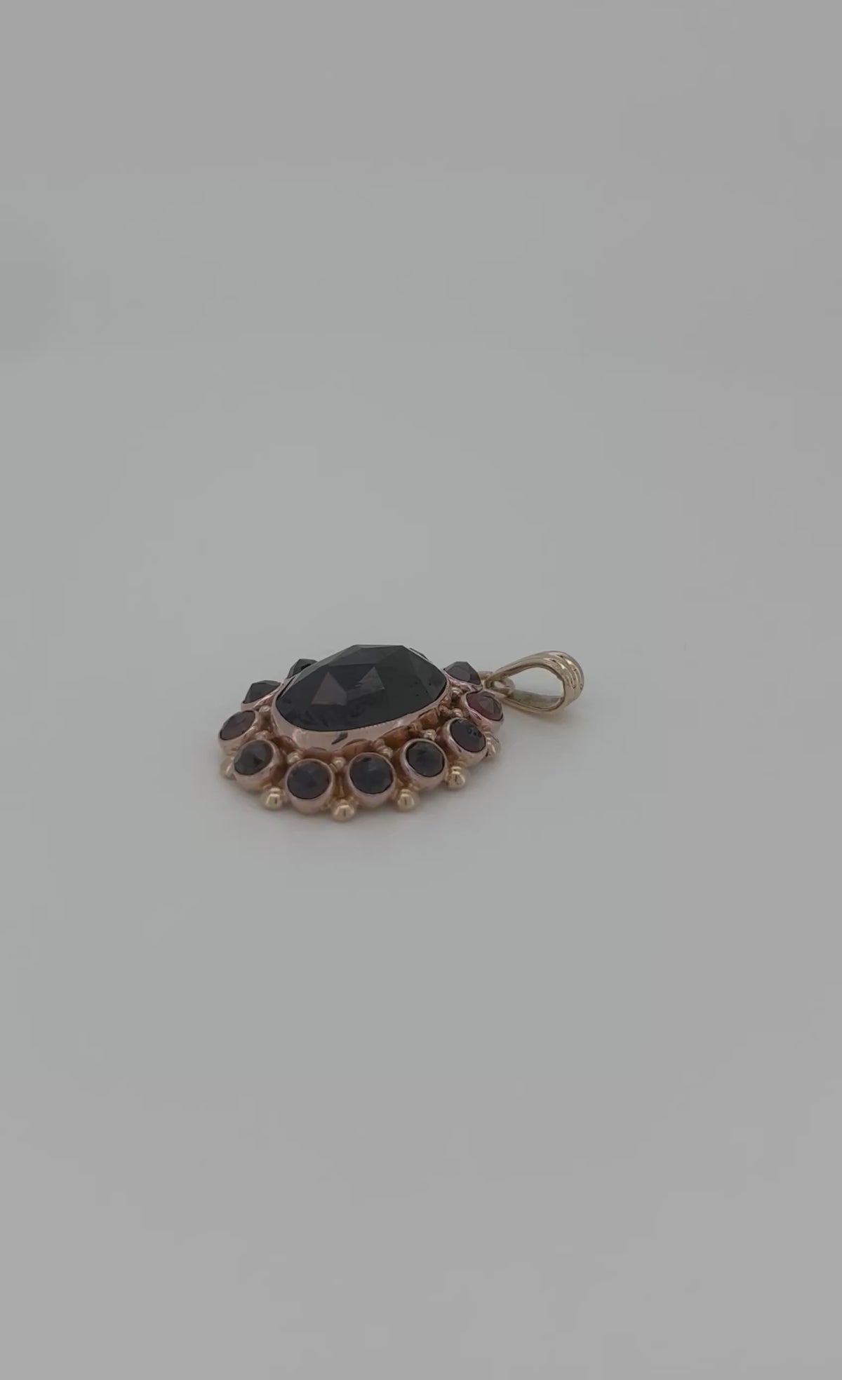 ciondolo vintage in oro 14k granato ovale 3.6gr