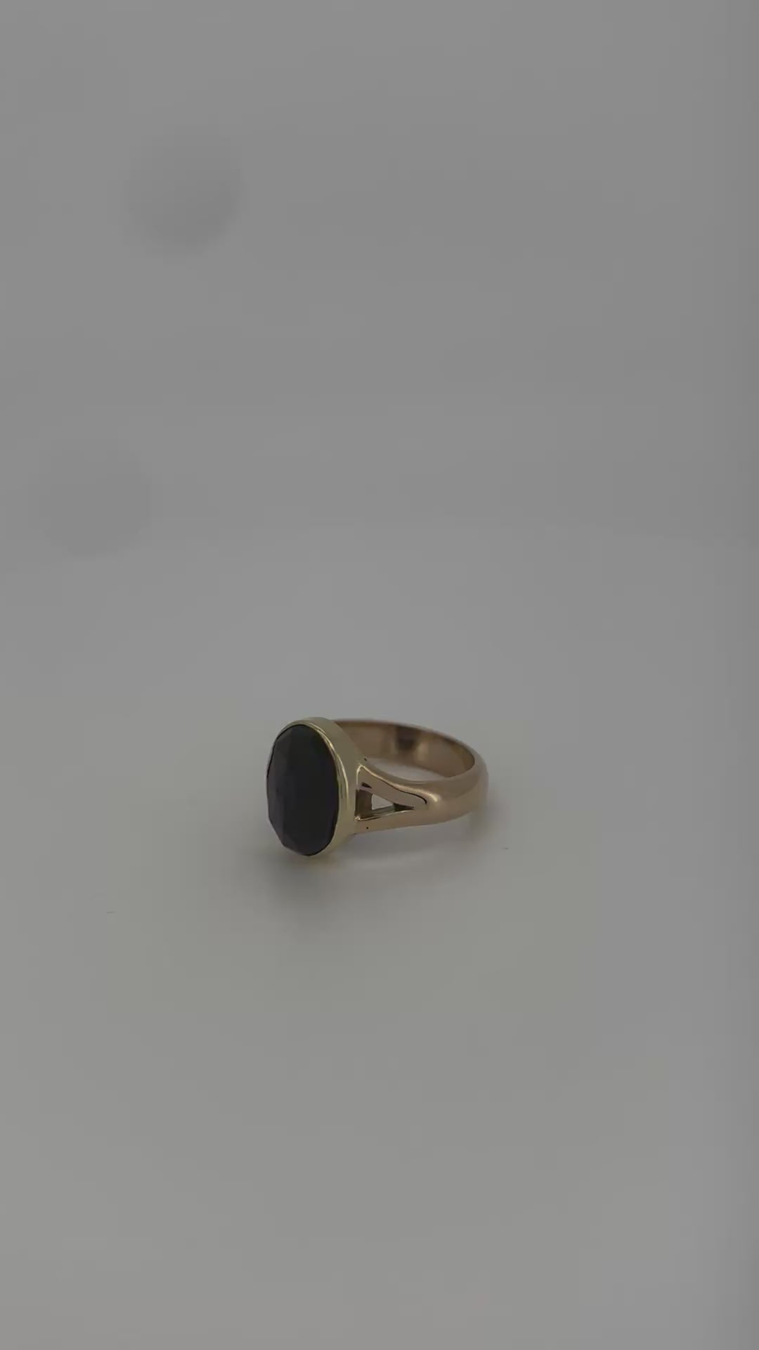 anello vintage in oro 14k granato ovale 5.5gr