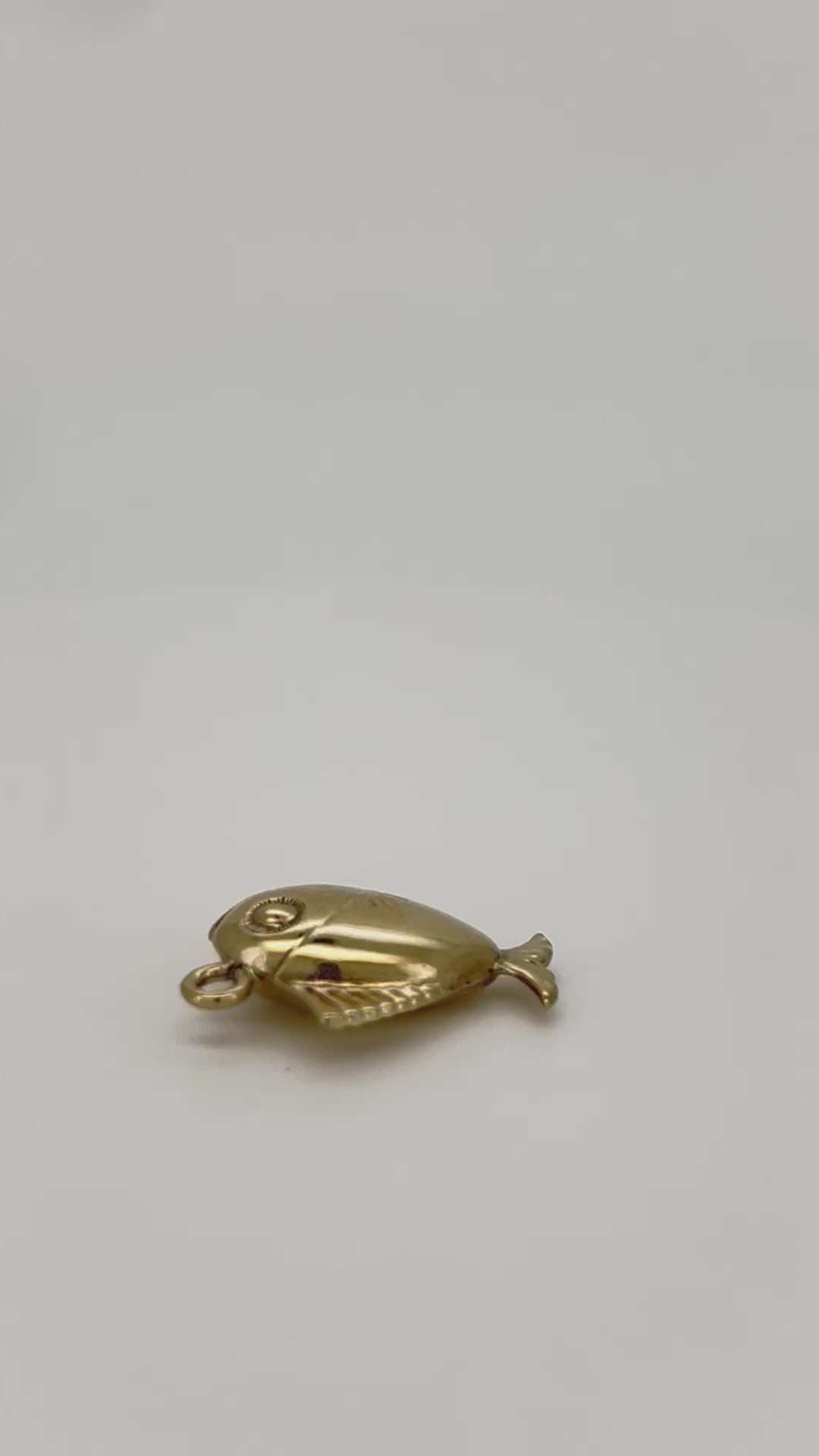 ciondolo vintage in oro 14k a forma di pesce 1.5gr