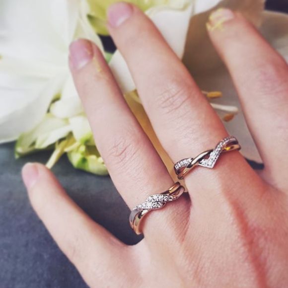 Anello Bicolore in Oro 14 Carati con Diamante Brillante – Eleganza per Donna