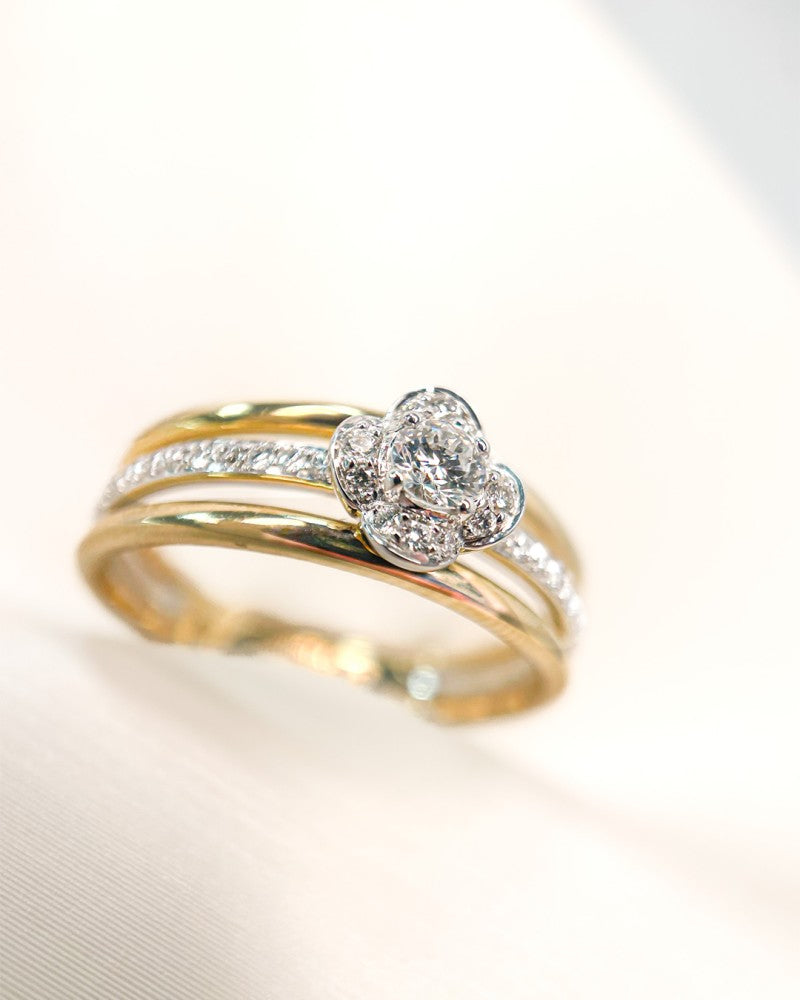 Anello da donna bicolore in oro giallo/bianco con incastonatura a fiore di diamanti – 0,28 ct diamanti, 14 carati