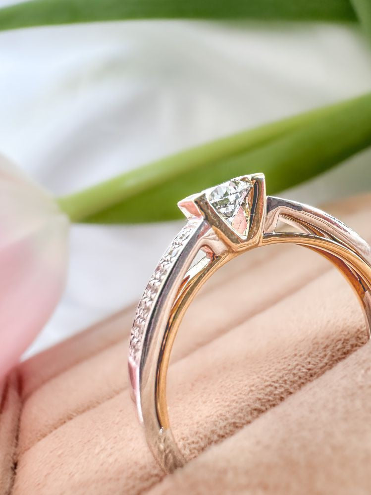 Anello da donna bicolore in oro bianco e giallo con diamante - Brillante da 0,30 ct