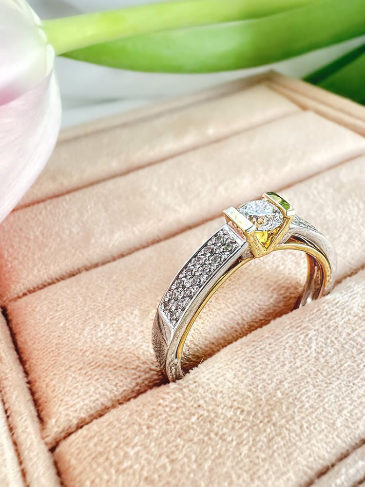 Anello da donna bicolore in oro bianco e giallo con diamante - Brillante da 0,30 ct