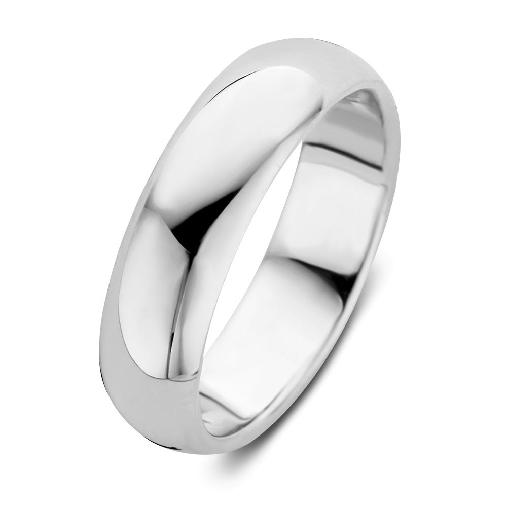 Anello in oro bianco lucido di 6 mm di larghezza.