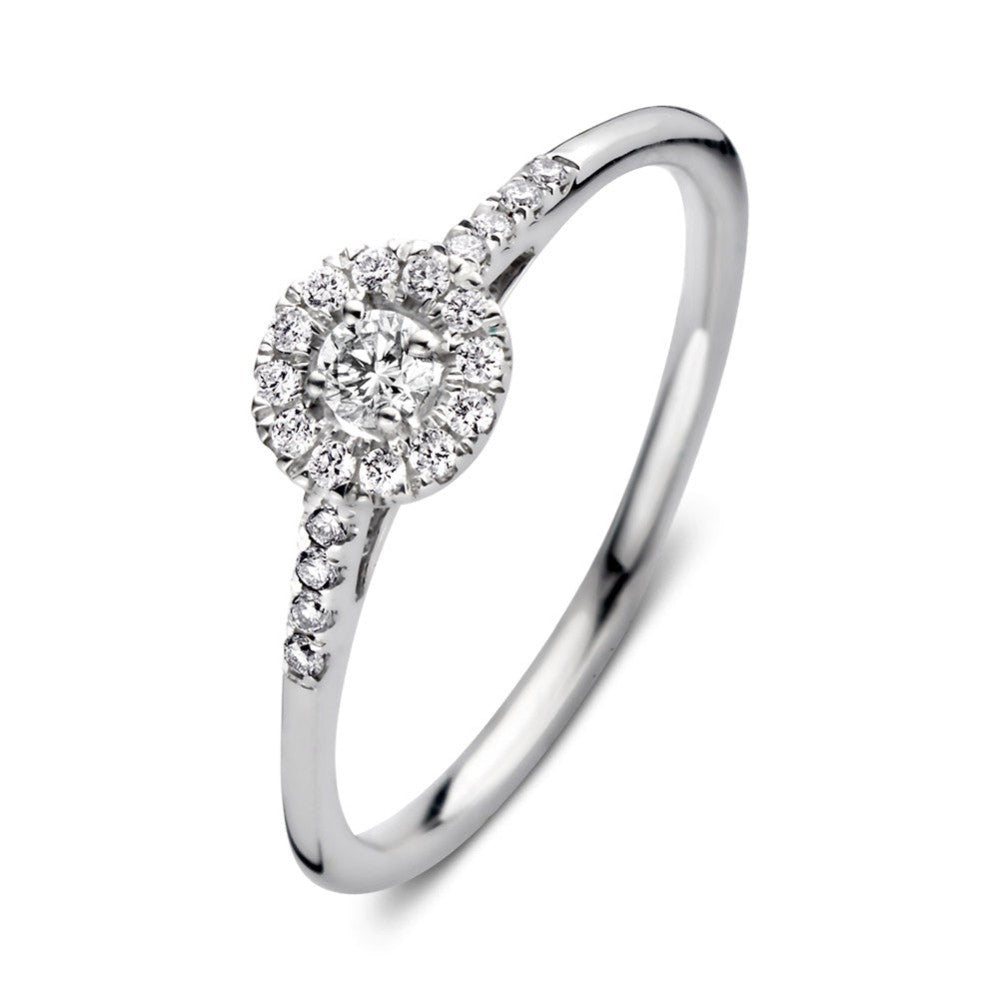 Anello in oro bianco con diamanti, design a cerchio con pietre brillanti.