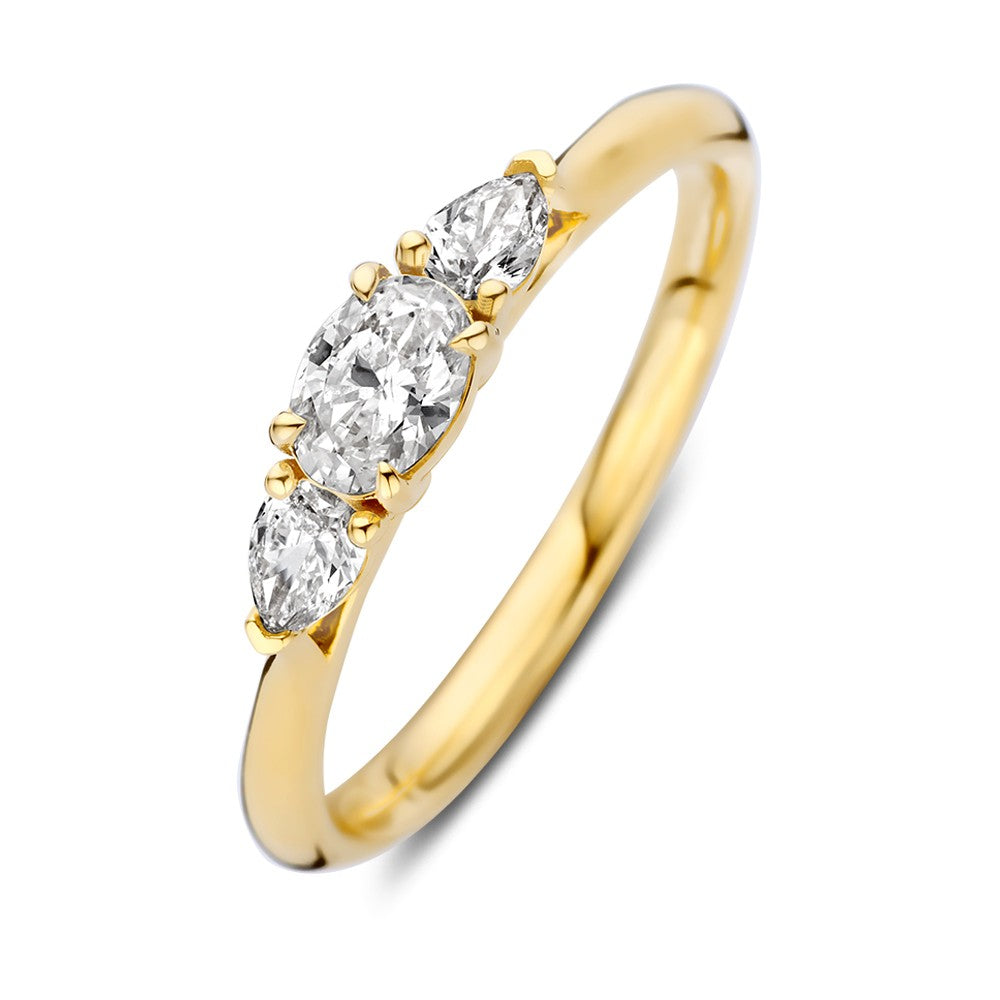 Anello in oro giallo con diamanti da 0,50 crt, tre pietre a forma di pera.