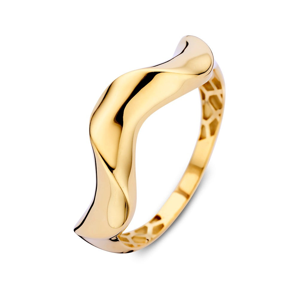 Anello in oro giallo con una forma organica e sinuosa, rifinito con dettagli lucidi.