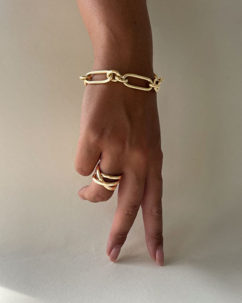 Anello Cross-Over in Oro Giallo – 14 Carati con Aspetto Importante e Fasce Lisce