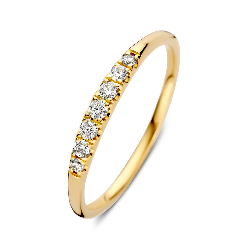 Anello in oro giallo con brillanti da 0,16 carati, design sottile e raffinato.