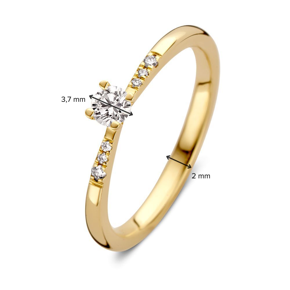 Elegante Anello Solitario in Oro Giallo con Pietra Centrale Taglio Brillante e Pietre Laterali 0,21 crt.