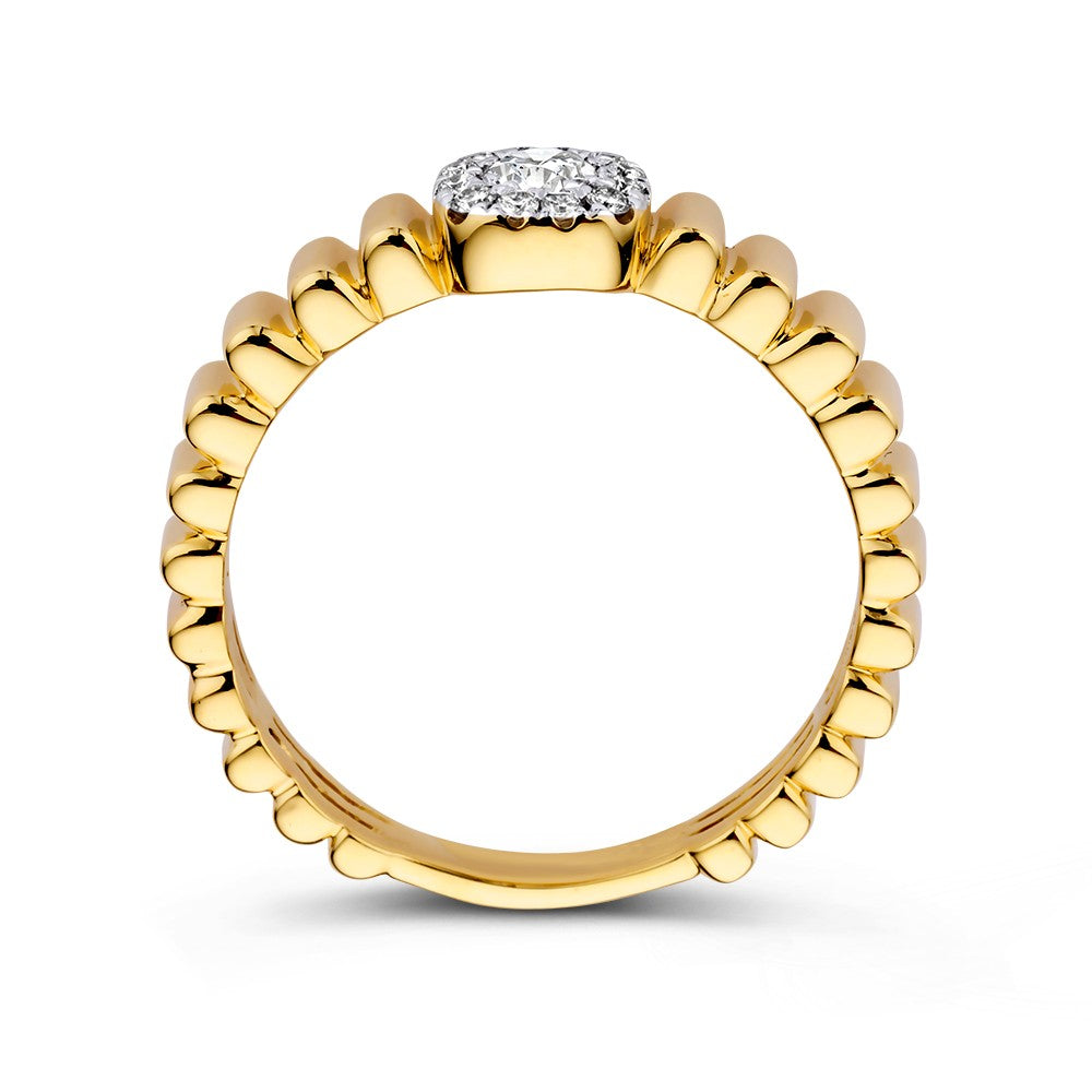 Anello Vivace in Oro con Lavorazione Rigata e Diamanti Scintillanti – Eleganza Classica