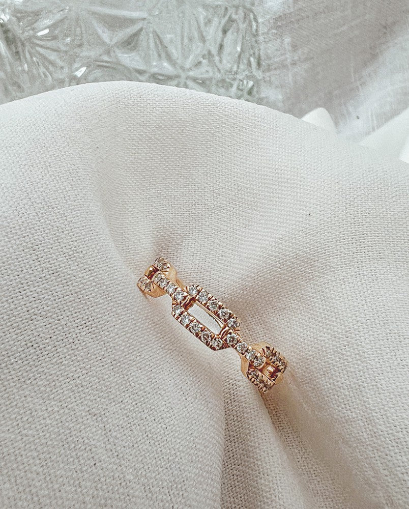Elegante Anello a Catena in Oro Giallo con Diamanti Brillanti - Lusso Senza Tempo 0.27 crt.