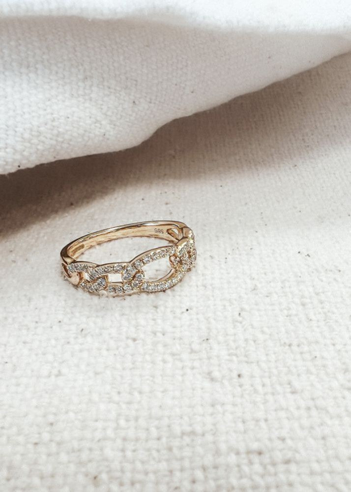 Elegante Anello a Catena in Oro Giallo con Diamanti Scintillanti – Oro 14 Carati e Diamante 0,28 Carati