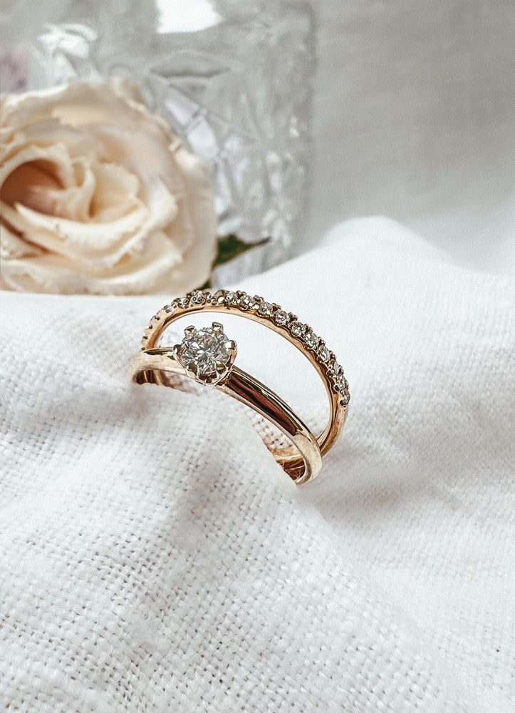 Anello Solitario in Oro Giallo con Montatura Tiffany – Oro 14 Carati e Diamante 0.30 ct