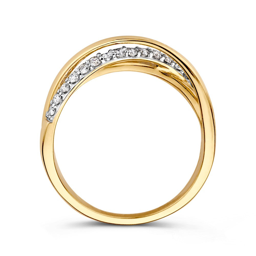 De Bicolor Geel- en Witgouden Crossover Ring met Diamanten (14 karaat, 0.40ct) van Excellent Jewelry heeft een modern, open ontwerp met een gebogen rij diamanten gezet langs één zijde van de band.