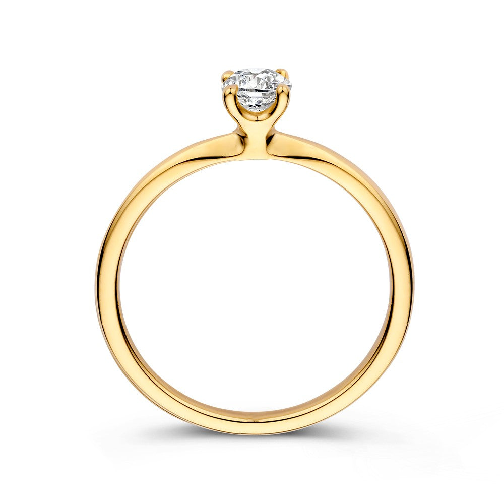 De Elegante Gouden Solitair Ring met 0,40 crt Briljant van Excellent Jewelry biedt dames subtiele luxe: een schitterende solitaire ring van goud, gezet met een briljant van 0,40 crt.