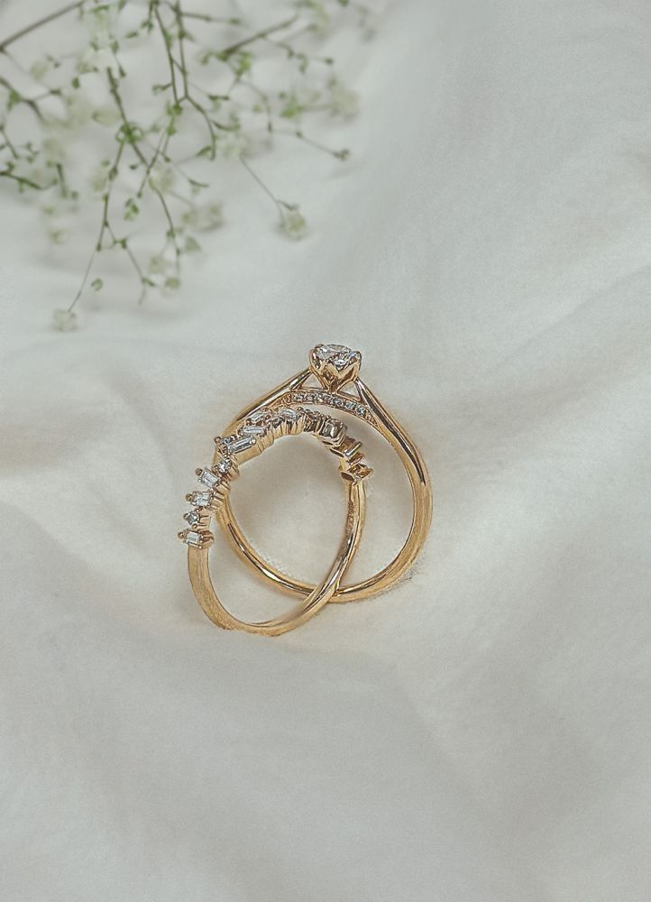 Anello in Oro Giallo con Diamanti Taglio Baguette e Brillante – 0,38 Carati di Diamante