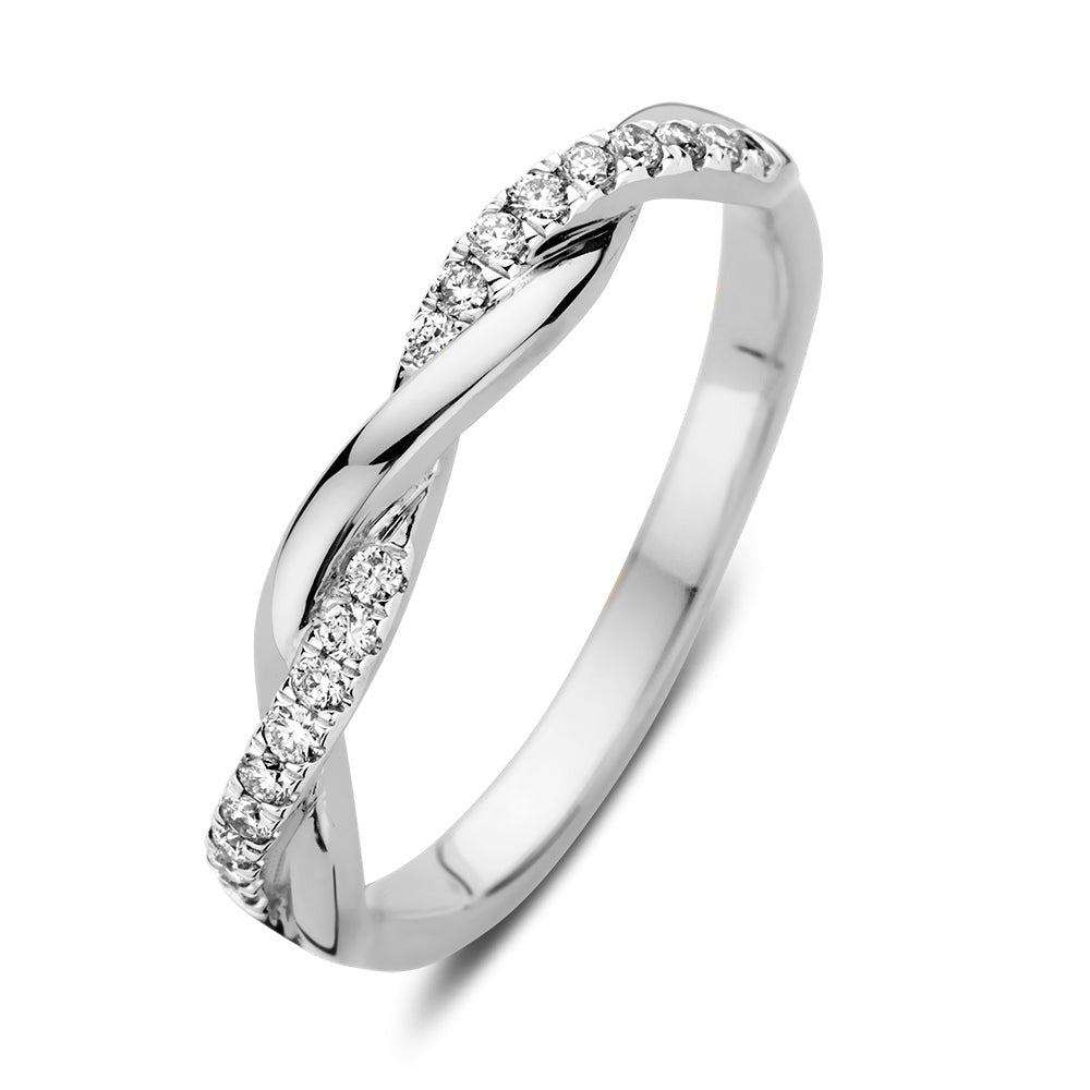 Anello in oro bianco con diamanti, design intrecciato e finitura lucida.