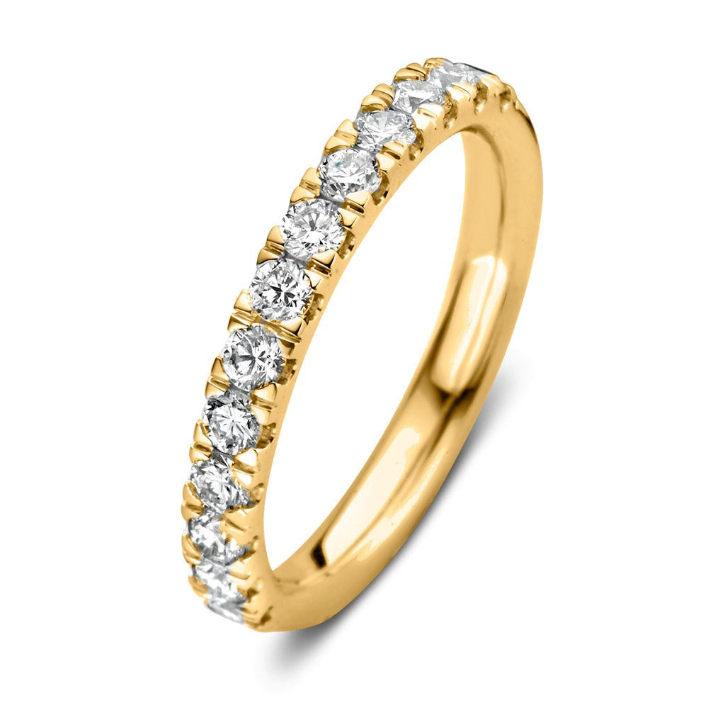 Anello in oro giallo con diamanti, design sottile e brillantezza intensa.