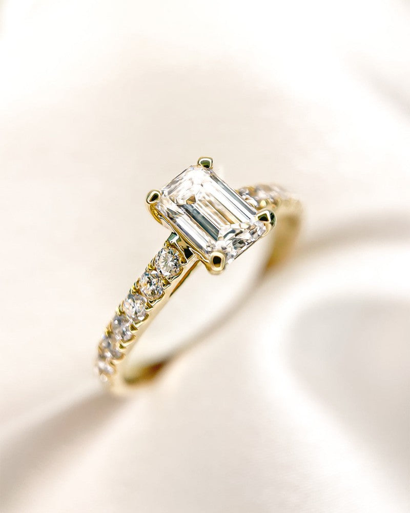 Anello Nora Royal 0,75 crt. oro giallo