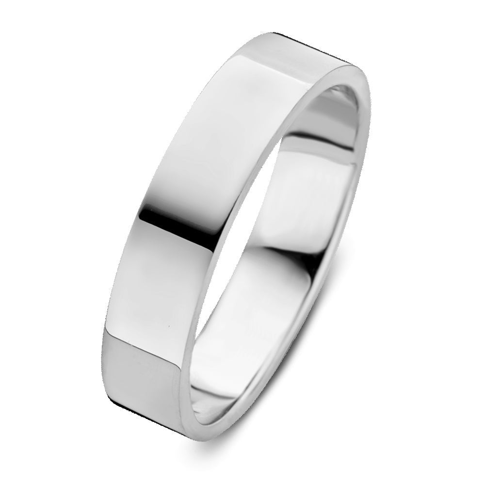 Anello in oro bianco di 5 mm, con finitura lucida e forma semplice.