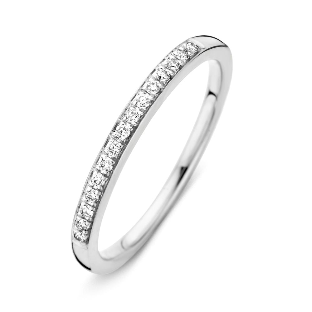 Anello in oro bianco con diamanti, finitura lucida, design sottile e lineare.