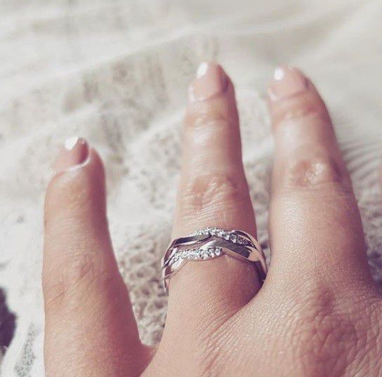 Anello in Oro Bianco 14 Carati con Brillante da 0,15 Carati