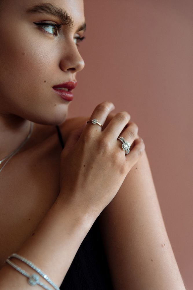 Anello in Oro Bianco 14 Carati con Diamante da 0,21 Carati Taglio Brillante