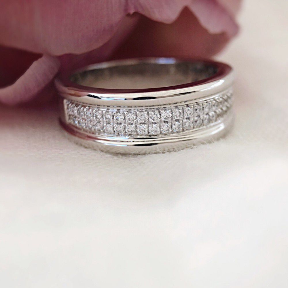 Anello in oro bianco con diamante – Un perfetto equilibrio tra stile e raffinatezza 0.25 crt.