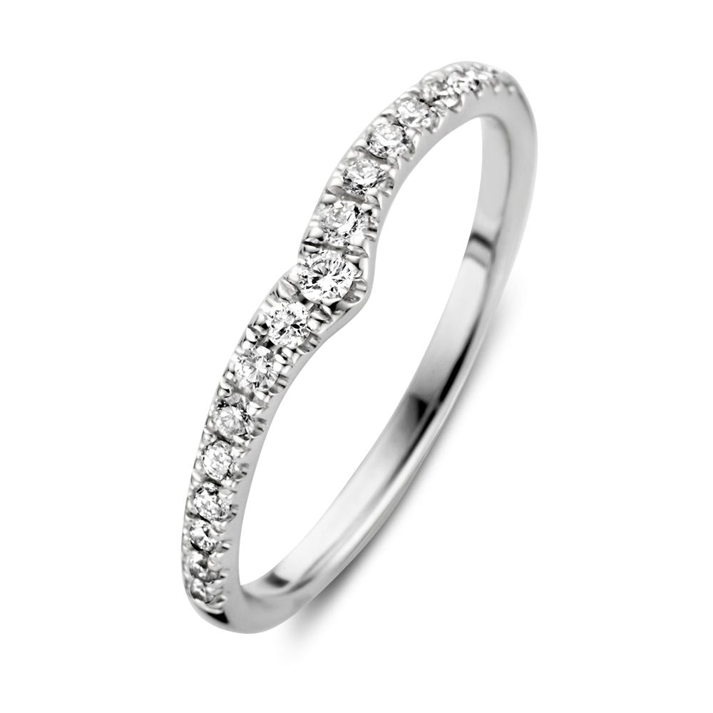 Anello in oro bianco a forma di V con diamanti, dettagli brillanti e finitura lucida.