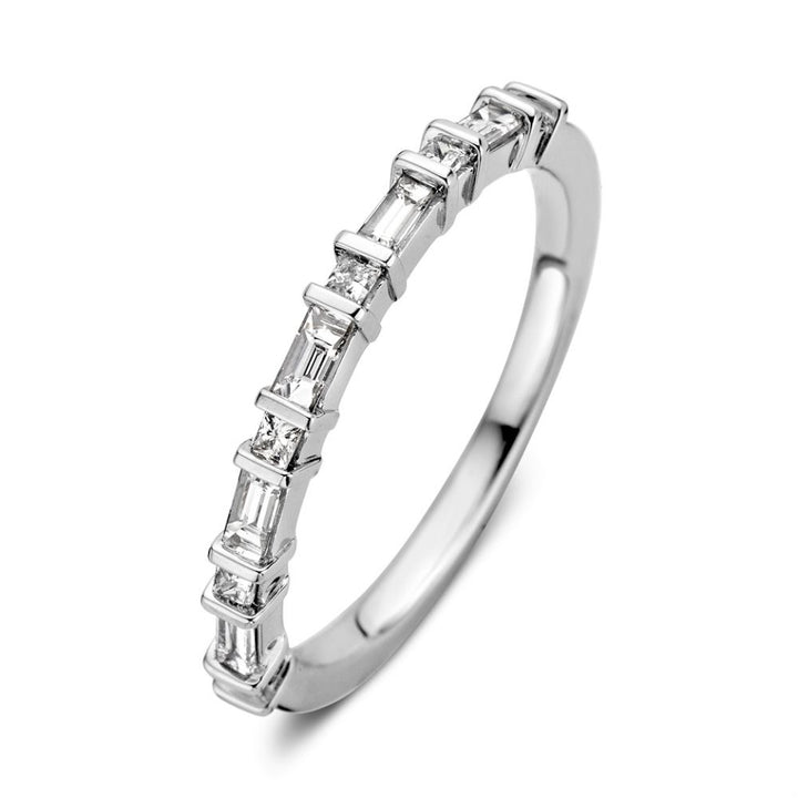De elegante witgouden diamanten ring met princessen- en baguetteslijpsel van 0,36 crt. van Excellent Jewelry is voorzien van rechthoekig en vierkant geslepen diamanten - een verfijnde keuze als trouwring of verfijnd statement.