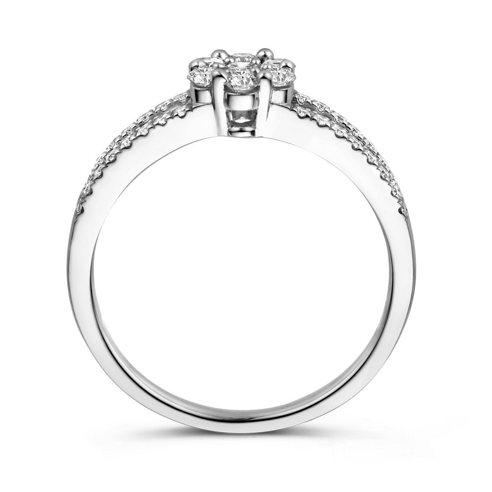 Elegante Anello in Oro Bianco con Brillante in Montatura Quadrata e Diamanti Fluttuanti 0,55 crt.