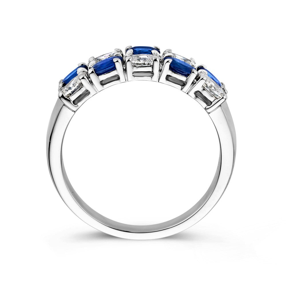 Anello in Oro Bianco 14 Carati con Zaffiro Blu Taglio Ovale e Diamanti da 0,70 Carati