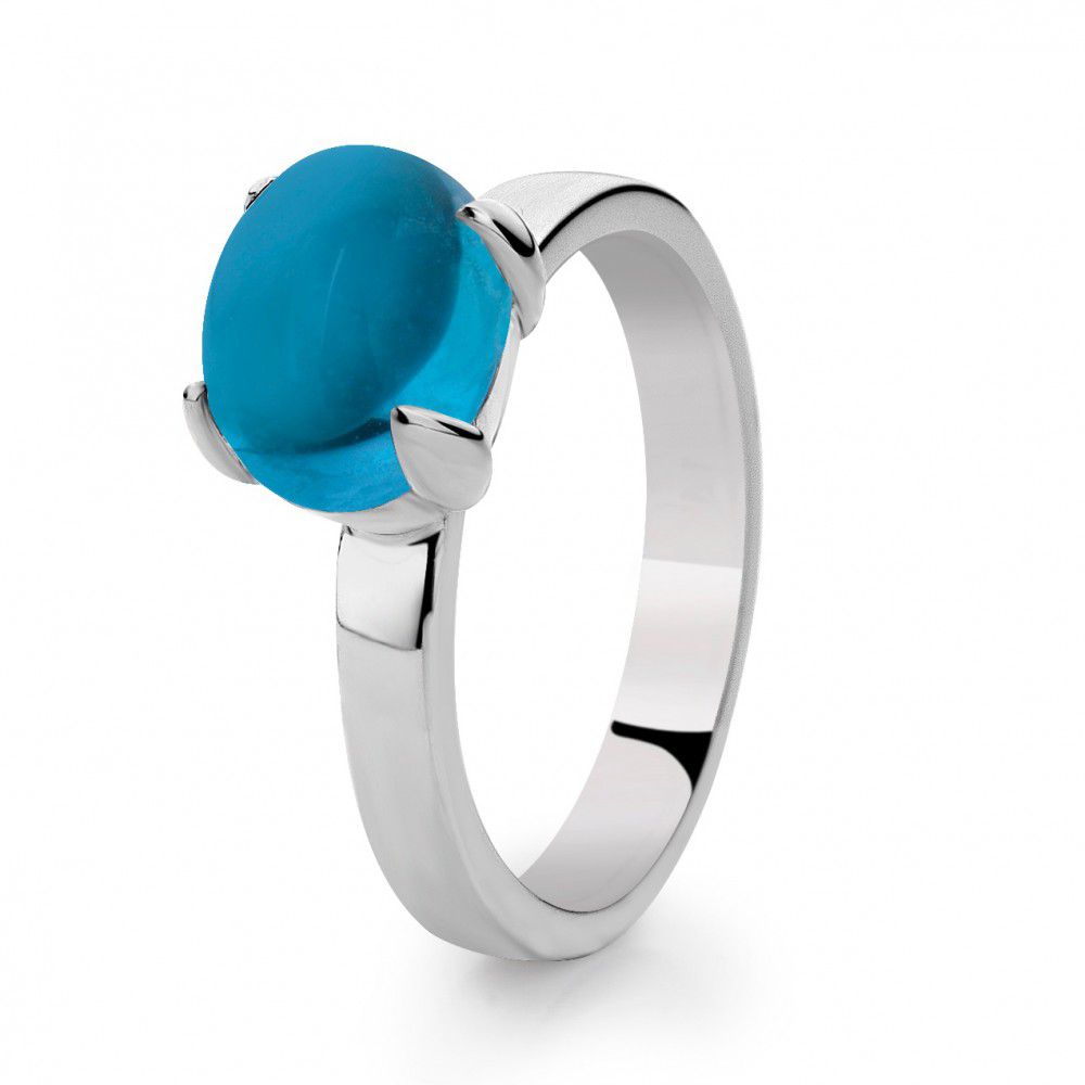 Anello in argento con topazio blu, design semplice e rotondo.