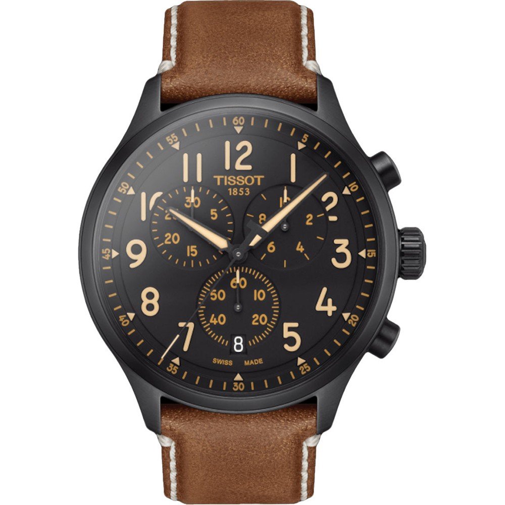 Orologio Tissot Chrono XL con quadrante nero, cassa nera e cinturino in pelle marrone.