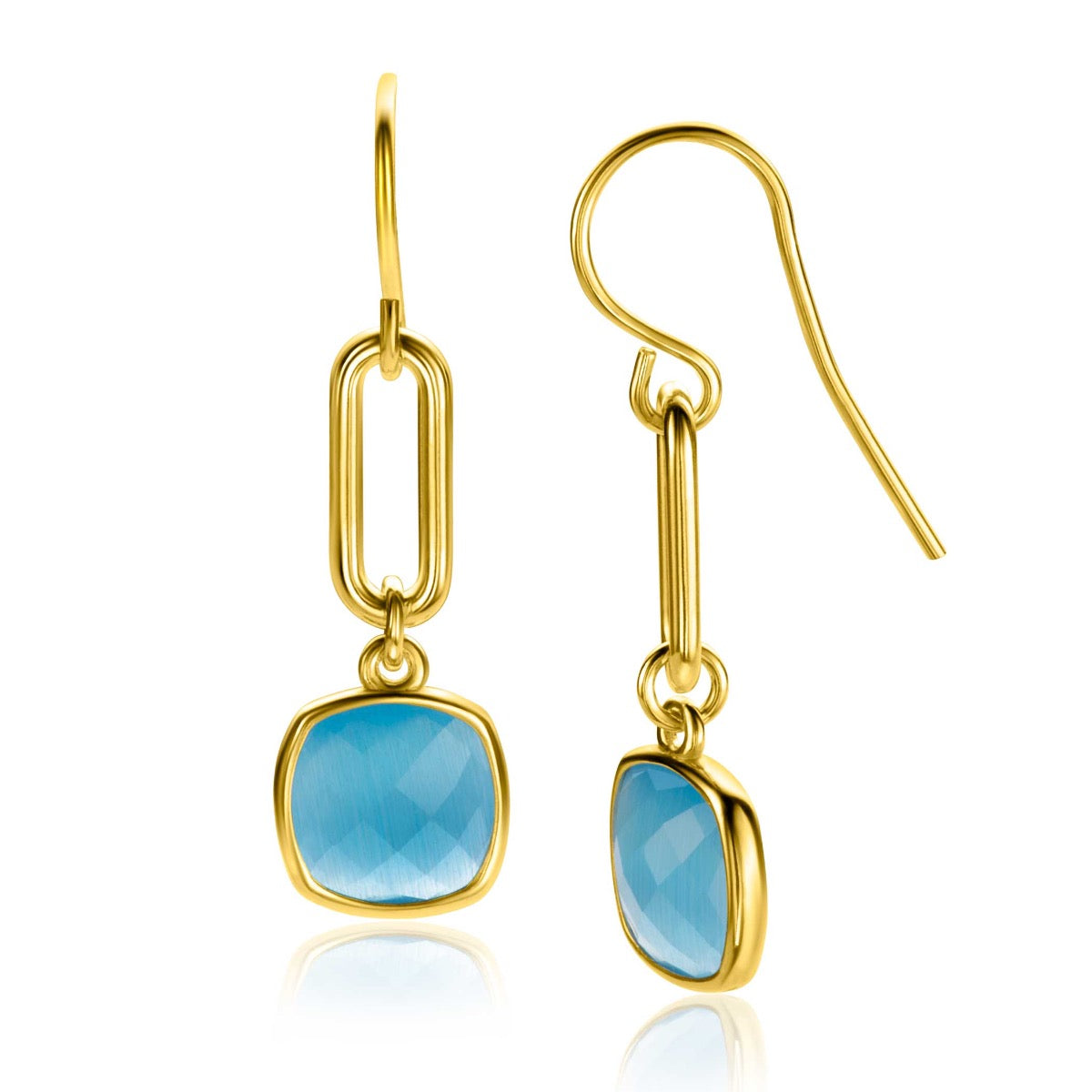 Orecchini in oro con pendente quadrato in pietra azzurra sfaccettata.