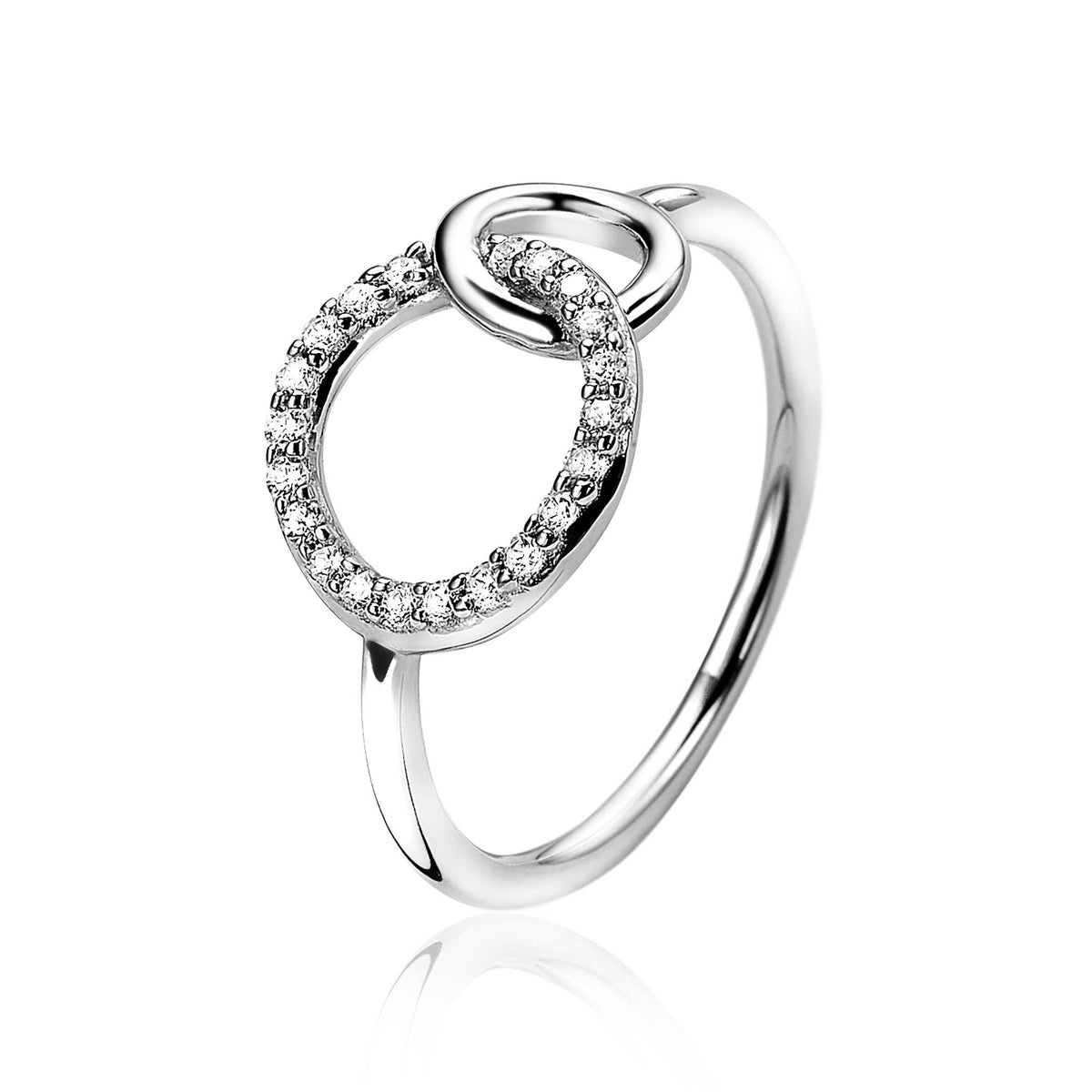 Anello in argento con dettagli di zirconi, design a cerchio intrecciato.