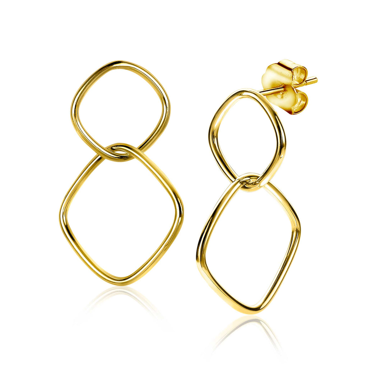 Orecchini in metallo dorato con forme geometriche sovrapposte.