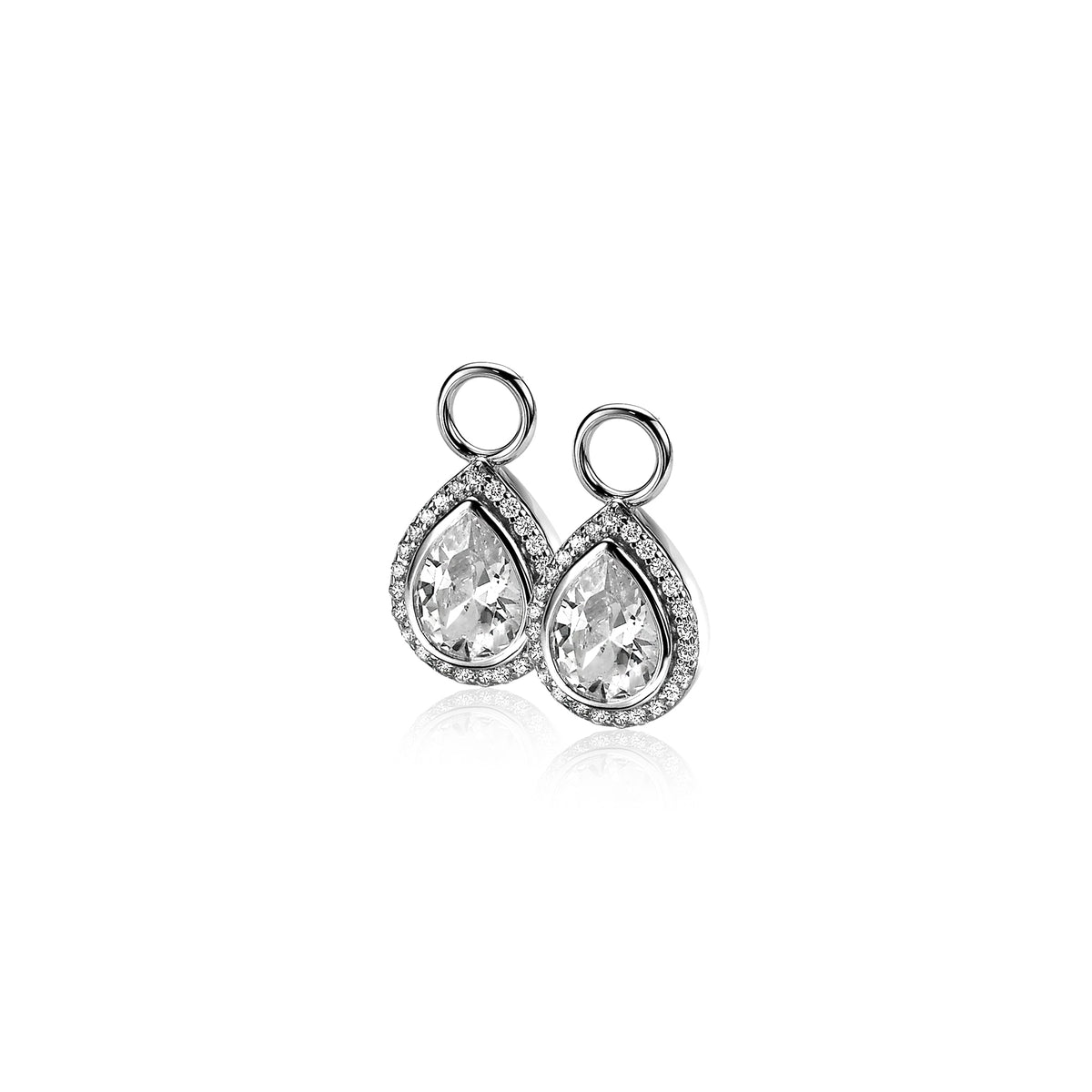 Orecchini in argento a forma di goccia con pietre trasparenti e dettagli scintillanti.