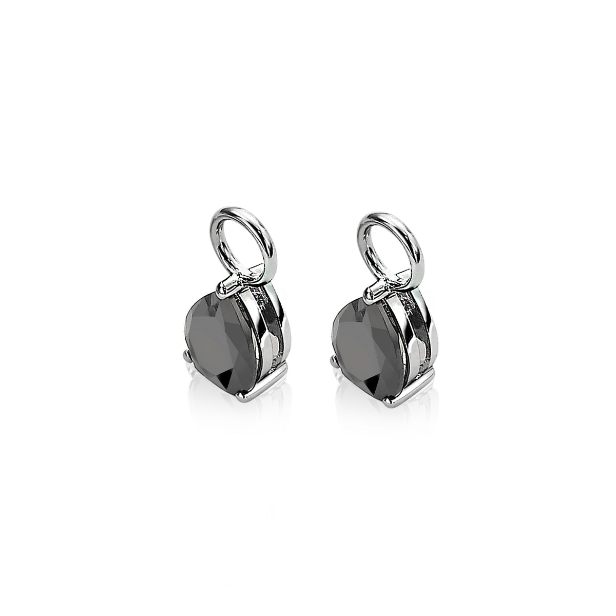 Orecchini in argento con pendente a forma di cuore e pietra nera.