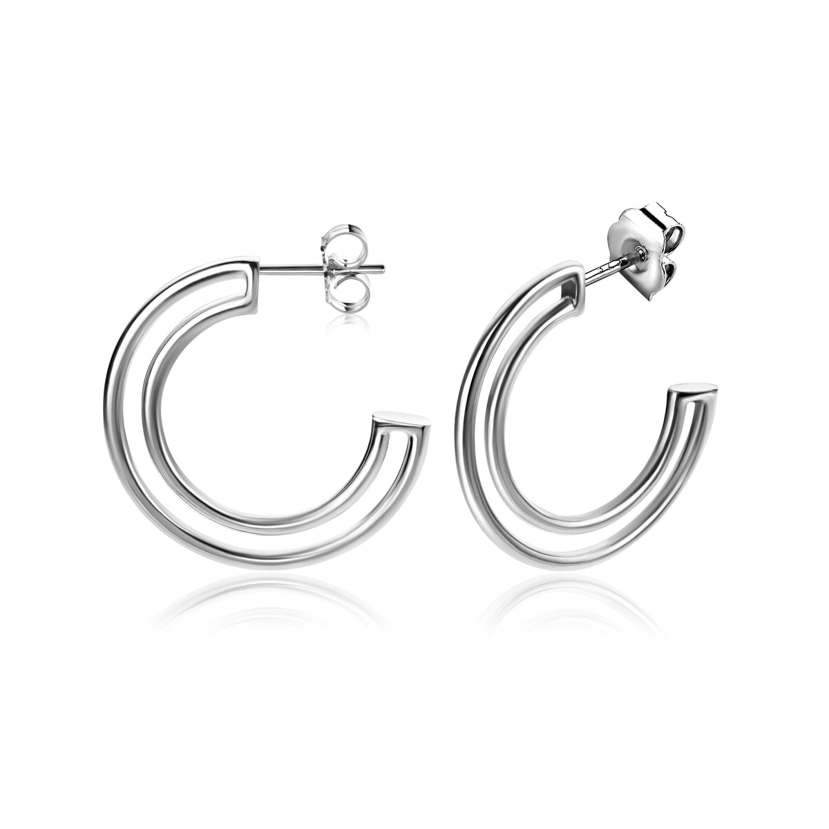 Orecchini in argento con forma semicircolare e finitura lucida.